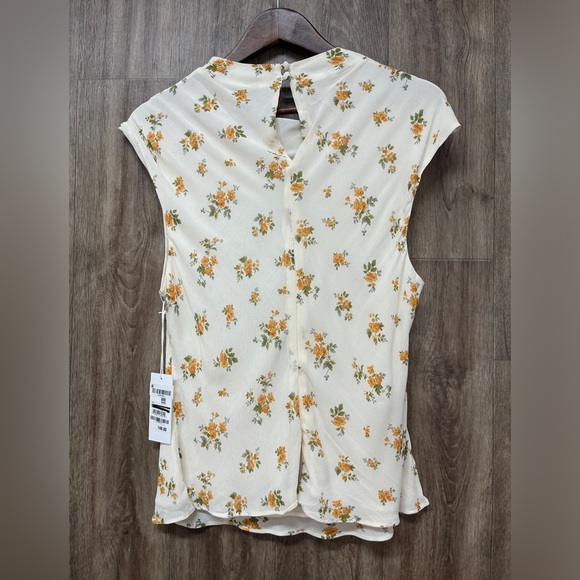 REFORMATION BETTIE FLORAL CAP SLEEVE TOP IN NICOLA - Picture 3 of 14